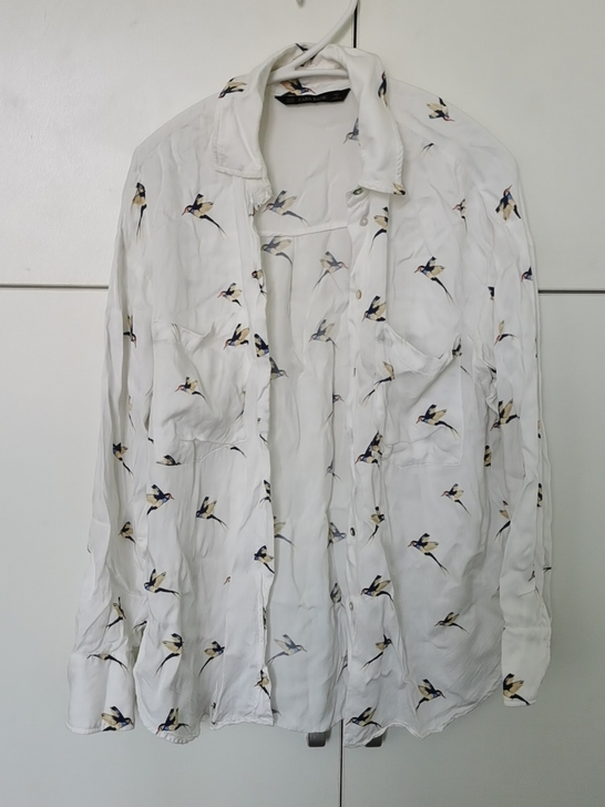 三件衬衫30包邮，都是九五新，只是一直放着...