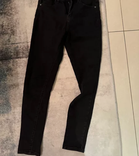 C＆A女式弹力包臀紧身小脚牛仔裤基础款 黑...