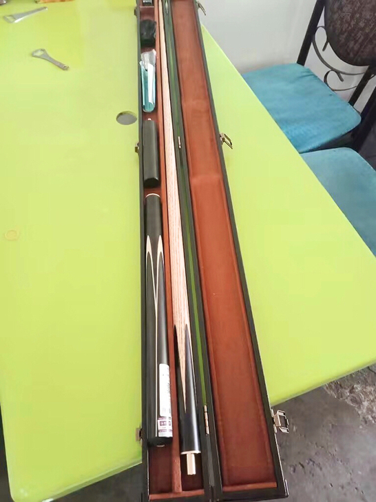 还有6套建英比赛台球杆分体桌球杆