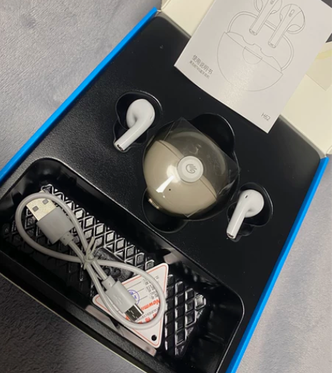 纽曼蓝牙耳机，中秋礼盒里的，全新未使用。 ...
