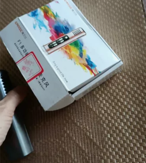 个人闲置雅兰仕直播麦克风一个，有包装，正常...