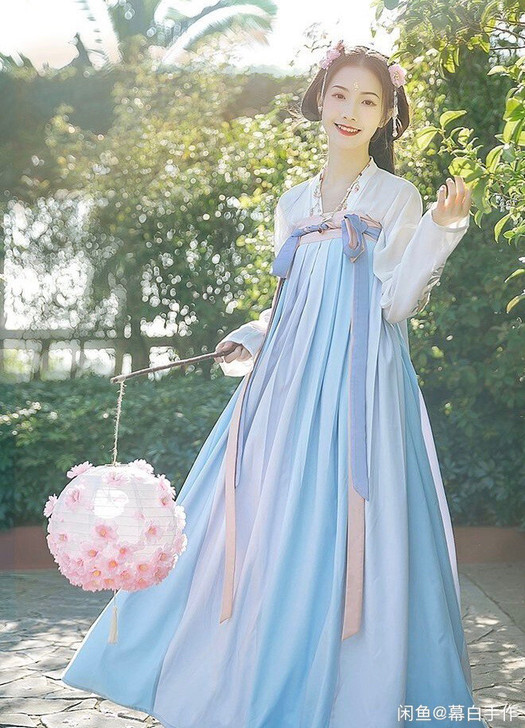 出汉尚华莲 绝版汉服。xs码