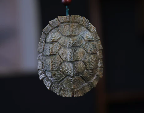 绿檀富甲一方鳄龟壳甲骨文玩木雕刻富甲天下