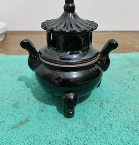 八十年代小号紫砂挂釉香薰炉。釉水莹润肥厚，...