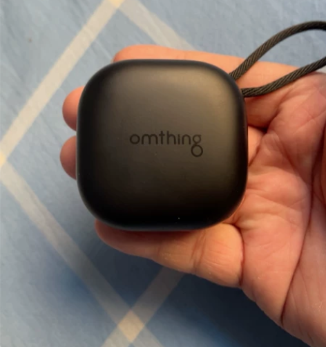 万魔小方盒耳机因为过生日朋友送了一个Air...