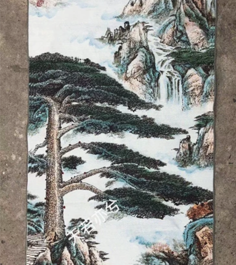 迎客松山水画刺绣织锦画店铺装修没地方放了 ...