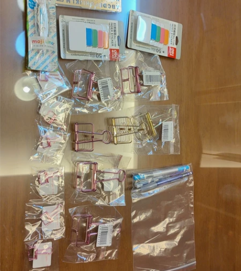 标签纸，长尾夹，修改带，自动铅笔，全是新的...