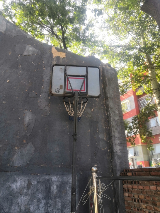 篮球架