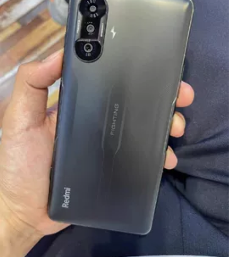 红米k40游戏增强版。8128。外观很新。...