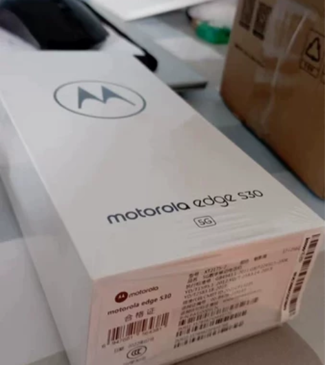 出全新未拆封摩托罗拉moto edge S...