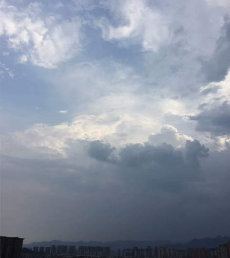 慢收一部黑莓Q10要求能打电话就行，成色差...