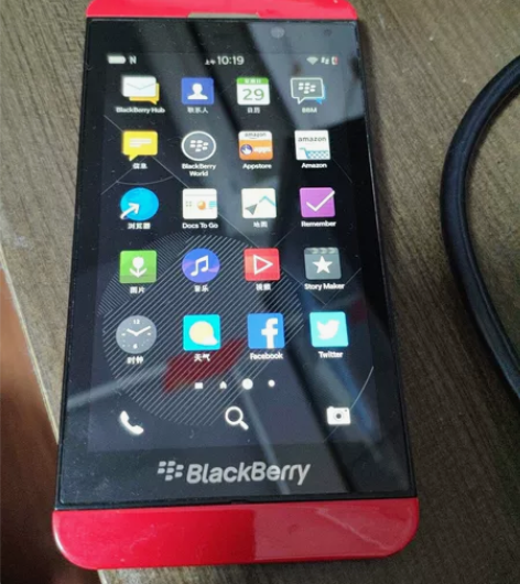 黑莓限量骚红，z10，有轻微磨损，懂的入。...