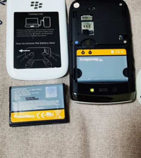 原装无拆， 黑莓 手机9800  双电池，...