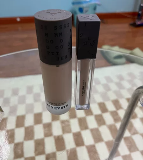 red earth 粉底液?遮瑕，可单出。...