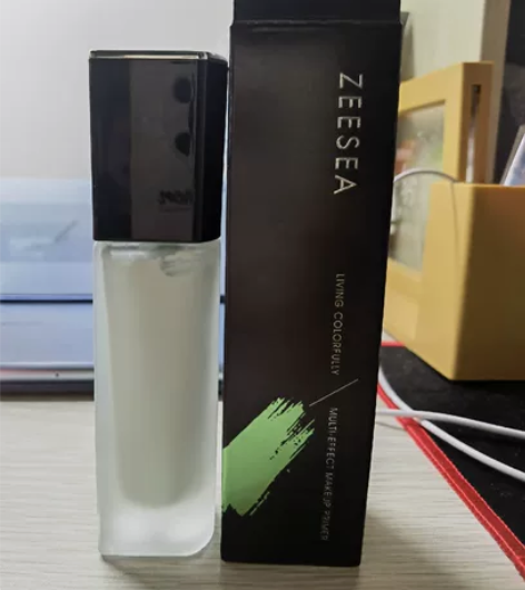 滋色绿色隔离，用了两次，余量如图，28包邮...