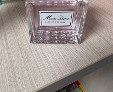 迪奥甜心香水50毫升全新几乎 感兴趣的话点...