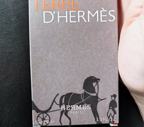 爱马仕大地香水  100ml 香调：辛辣木...