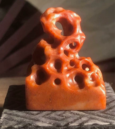 文房雅玩【Y004】 仿太湖石山子印钮 案...