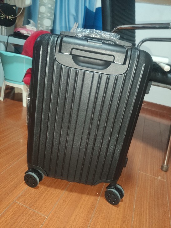全新密码行李箱