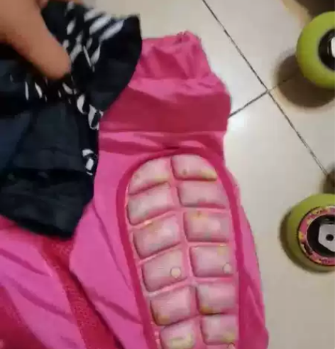 9成新,以前学滑轮的时候跟教练买的,学滑轮...