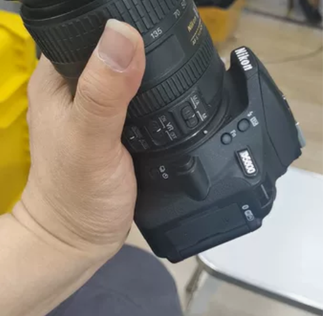 尼康D5600+18-200VR镜头，一镜...