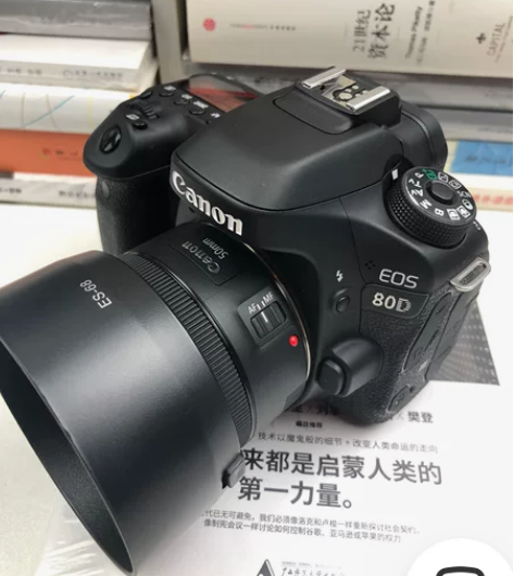 佳能80d单机，佳能小痰盂三代镜头，国行9...