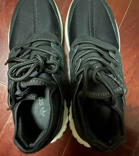 三叶草阿迪运动鞋，不喜欢了，现转让，40码...