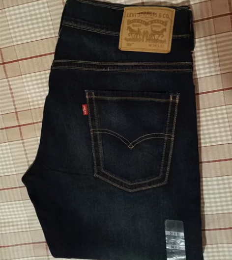 李维斯牛仔裤正品男。腰围34。W34.32...