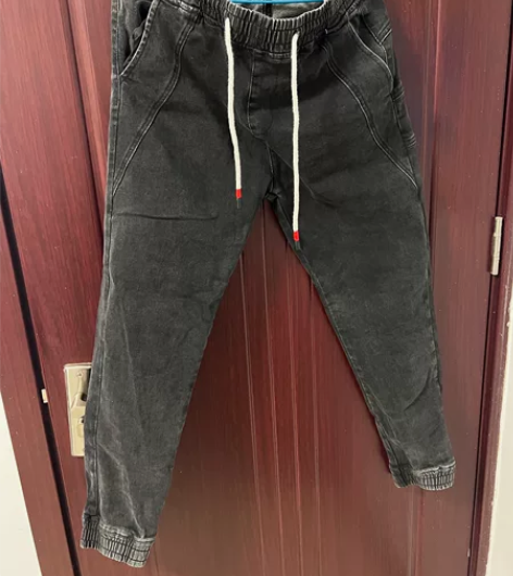 水洗牛仔裤，花花公子，适合130斤，买完逼...