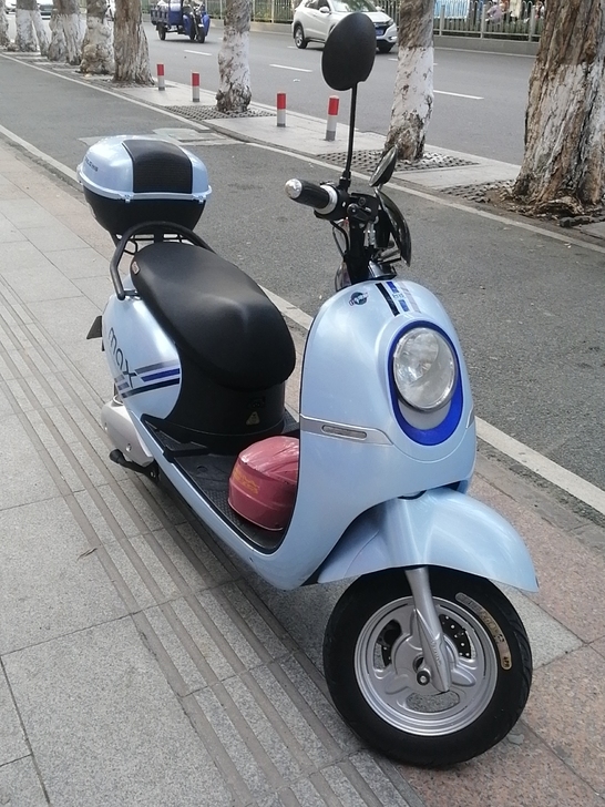 台铃电动车，60伏20安，车身九成几新，车...