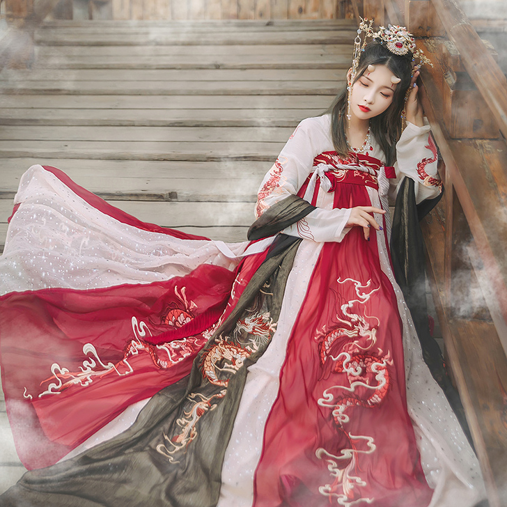 汉尚华莲 龙母汉服