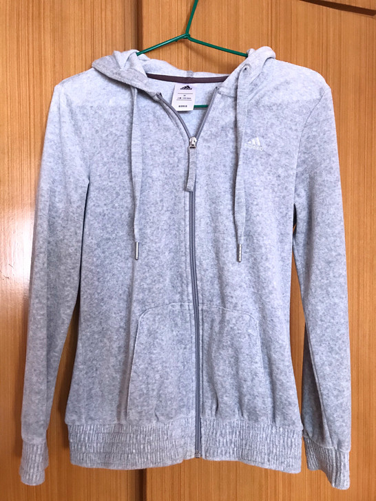 adidas品牌，阿迪达斯连帽运动卫衣，天...