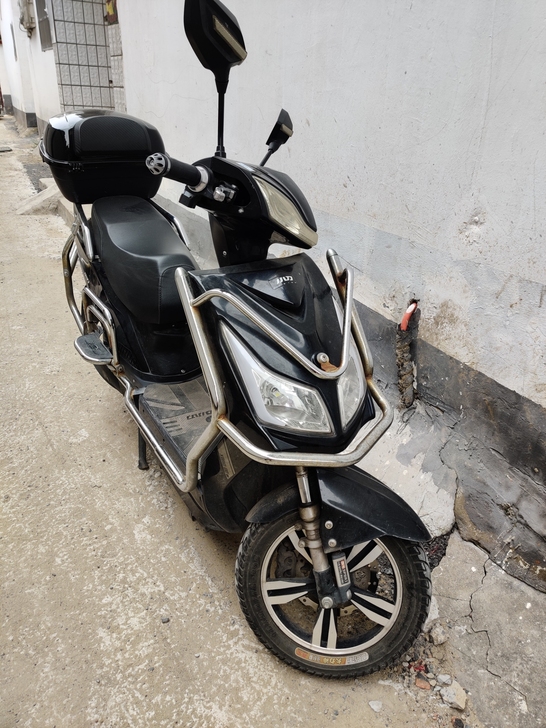 小刀电动车，84V32ah。85成新