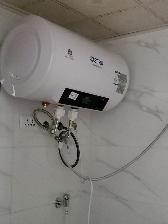 先科小热水器 用了1个月 原价380 现1...