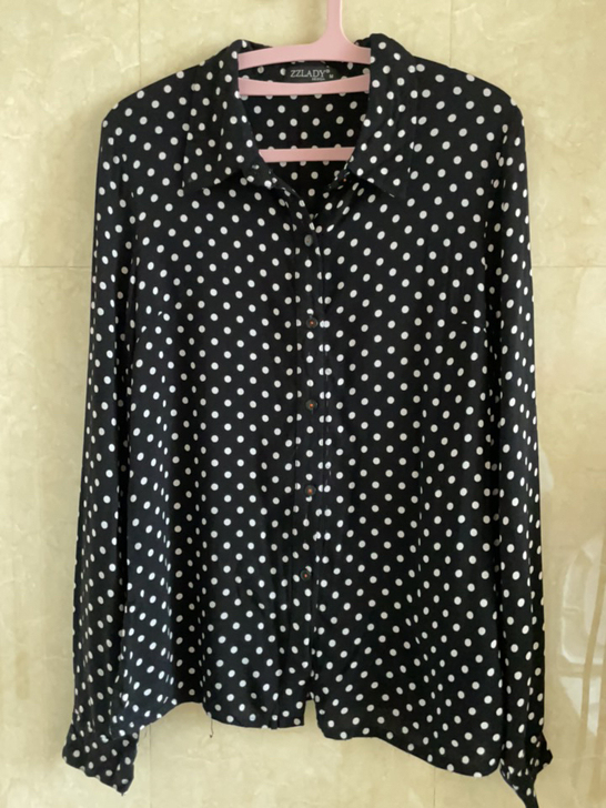 绵绸 衬衫 M码 超柔软，显瘦，扣子橘色线...