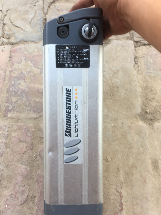 普利司通电动车原车锂电池。电动车卖掉了，只...