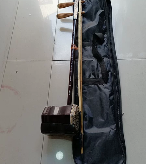 二胡，上海吴越牌。全品带胡包装袋。低价出2...