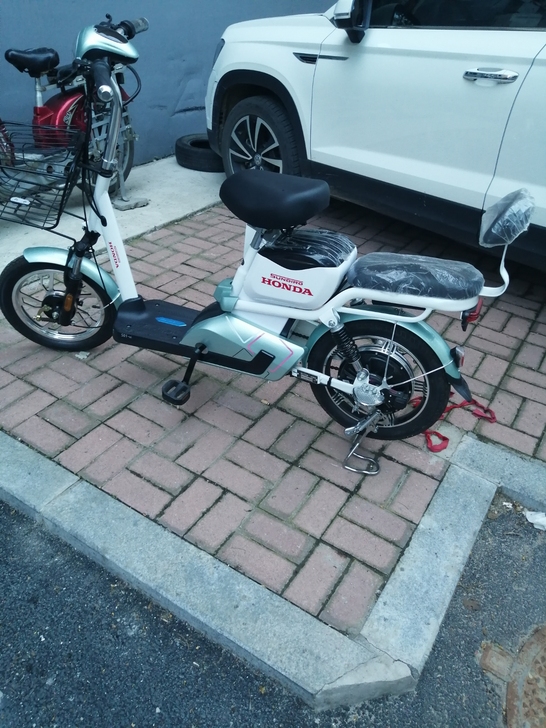刚刚买了一个多月几乎全新  新大洲本田  ...