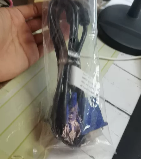 VGA数据线,买显示器的时候送的,同城自提...