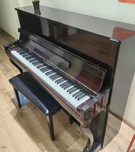 钢琴一台，便宜处理。有需要的可以联系 感兴...