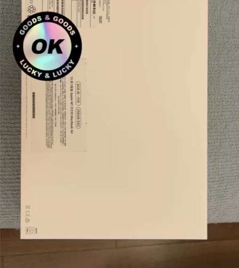 8月份刚买的苹果MAC BOOKAIR M...