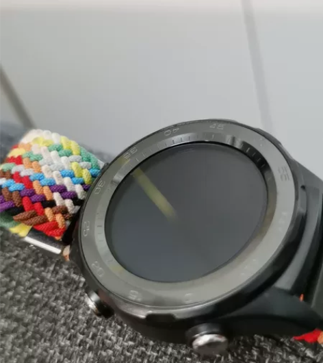 表带就是这个彩虹充电线一套，原装的没有头，...