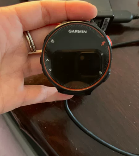 佳明老款手表！具体型号我也不知道，帮朋友代...