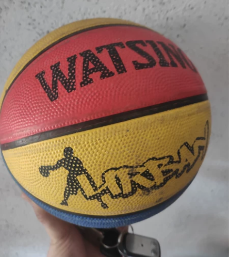 篮球，大概有20个，单买1个20元，全包1...