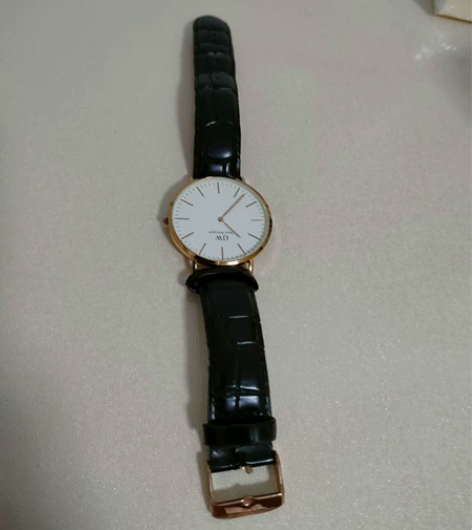 DW正品男士手表  不是新的戴过  送饰品...