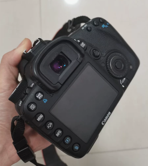 佳能7d单反相机,98新,机器正常没任何问...