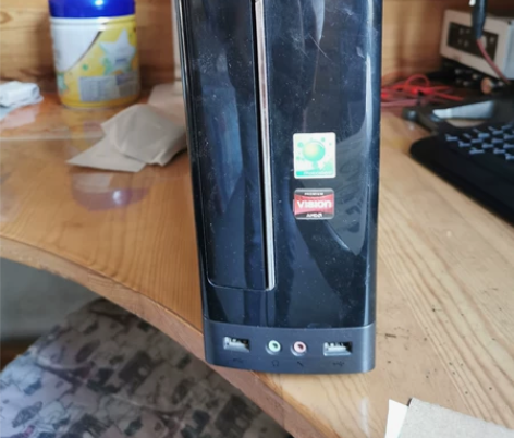 刚刚换下来的联想电脑主机，迷你型，配置不高...