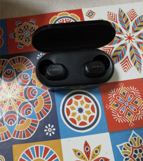 QCY蓝牙耳机 ，左右耳可单独使用，自用物...