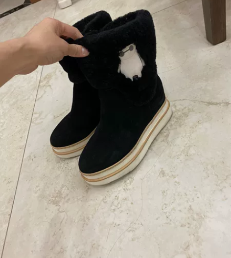 美加蜜内增高鞋，商场正规购买，穿裙子什么的...