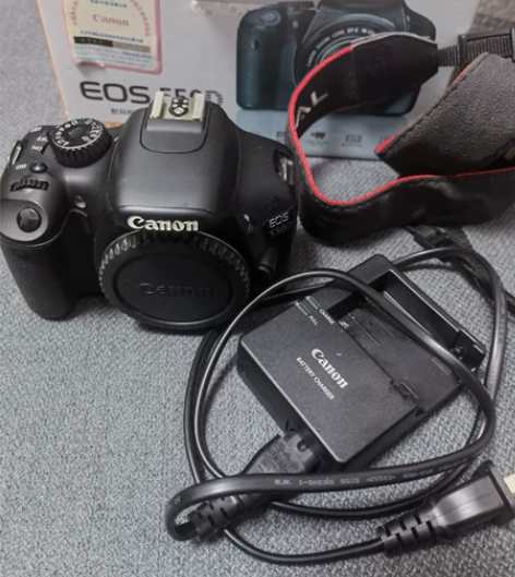 佳能EOS 550D单反主机一台 自用闲置...